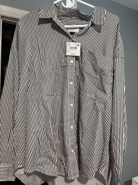American Eagle Outfitters Black and White Vertical Stripe Button-Down Shirt